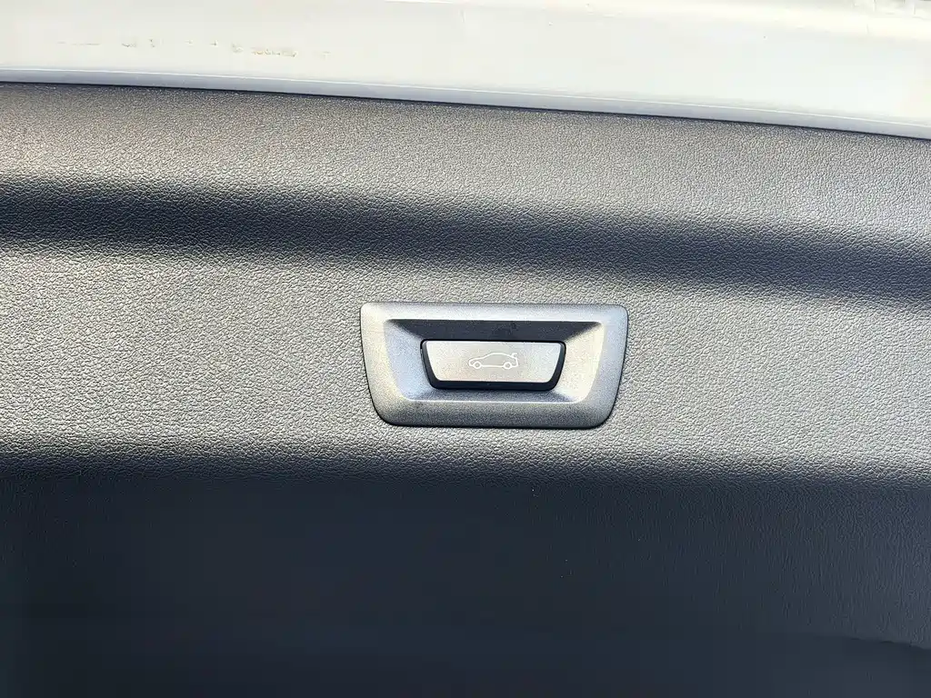 BMW iX1 — миниатюра 17