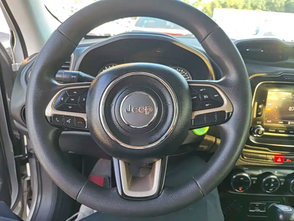 Jeep Renegade — миниатюра 11