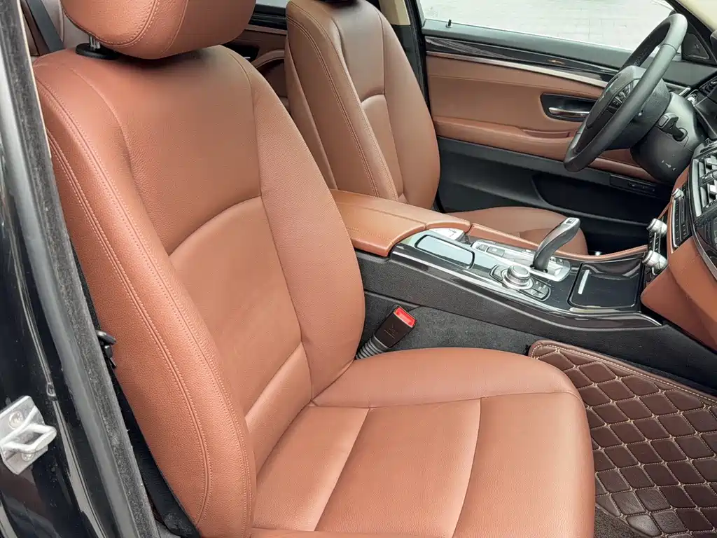BMW 5 Series — миниатюра 16