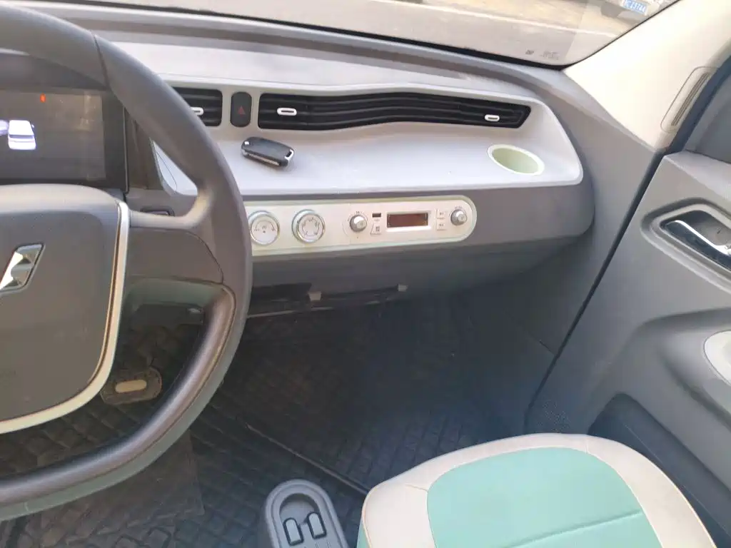 Wuling MINIEV — миниатюра 13