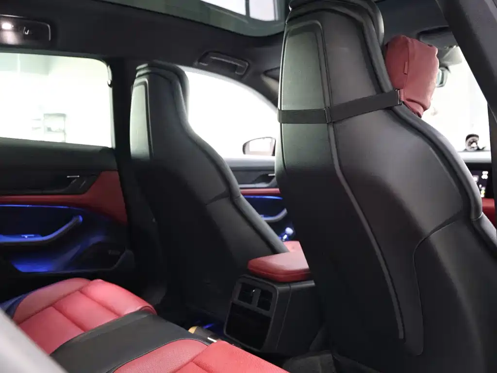 Porsche Taycan — миниатюра 12