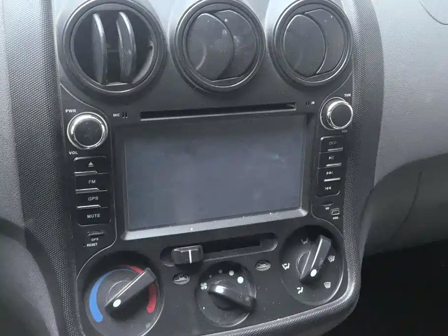 Wuling Hongguang — миниатюра 13