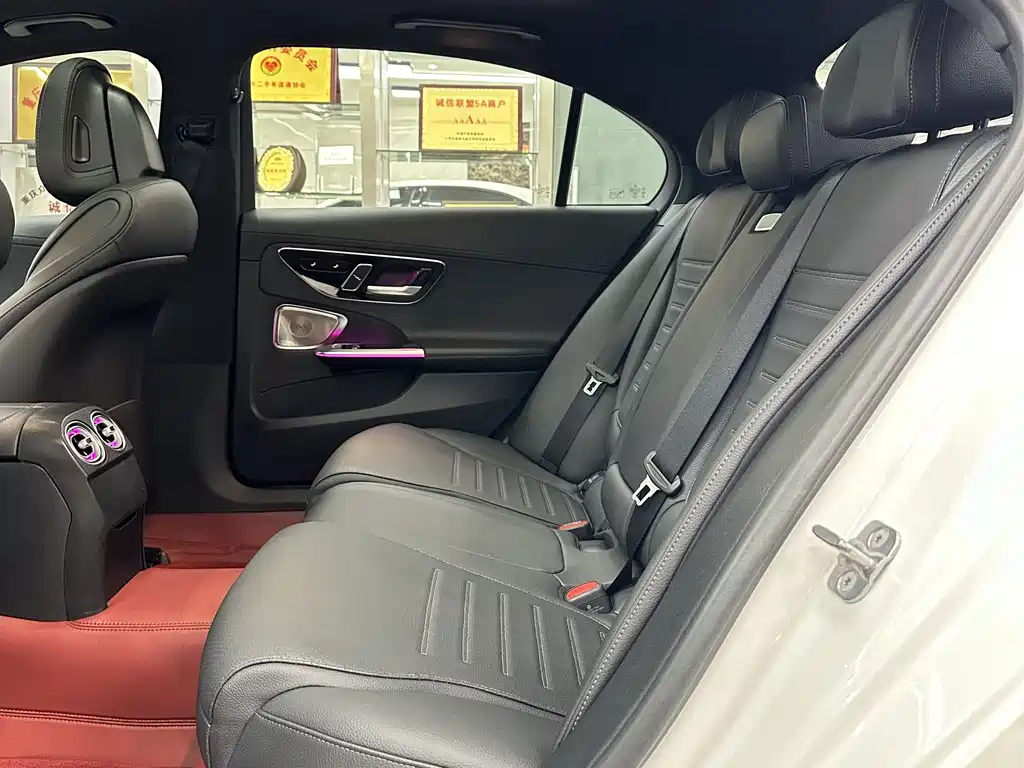 Mercedes-Benz C-Class — миниатюра 9