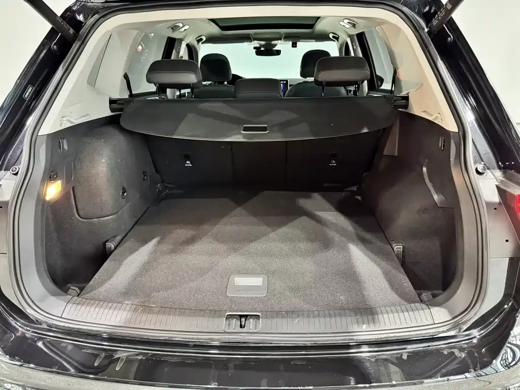 Volkswagen Tiguan L PHEV — миниатюра 29