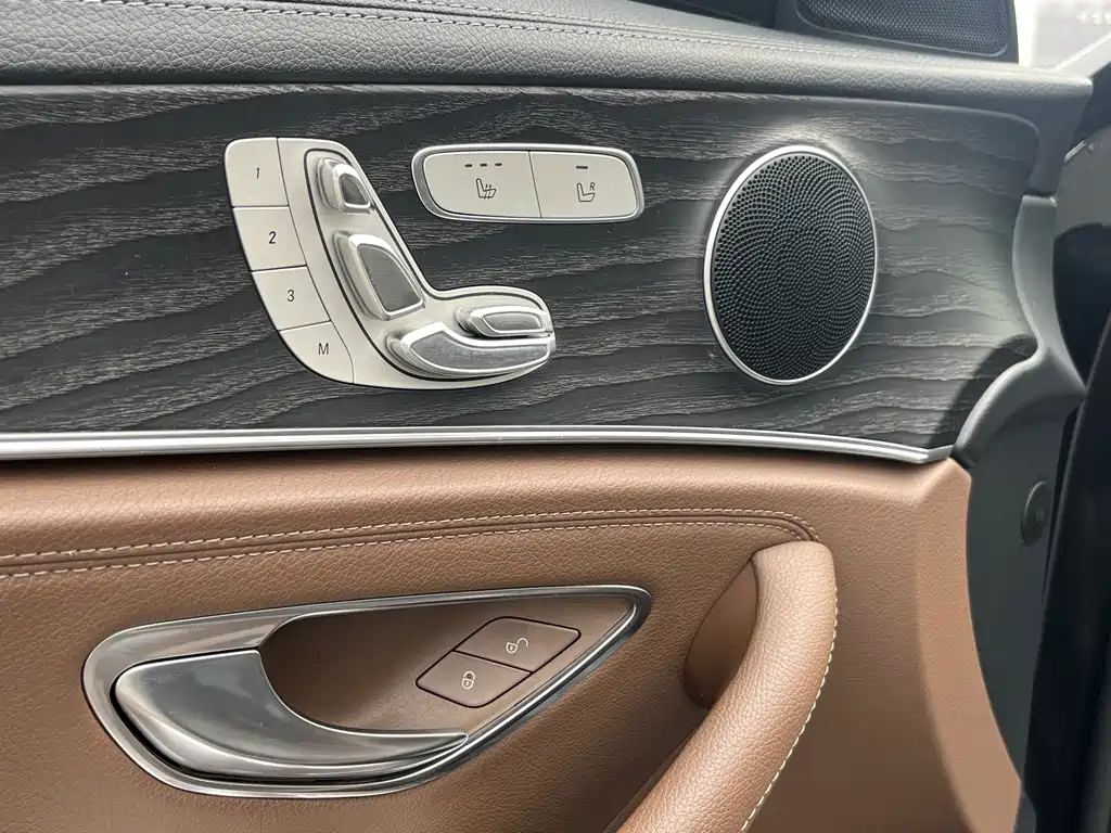 Mercedes-Benz E-Class — миниатюра 15