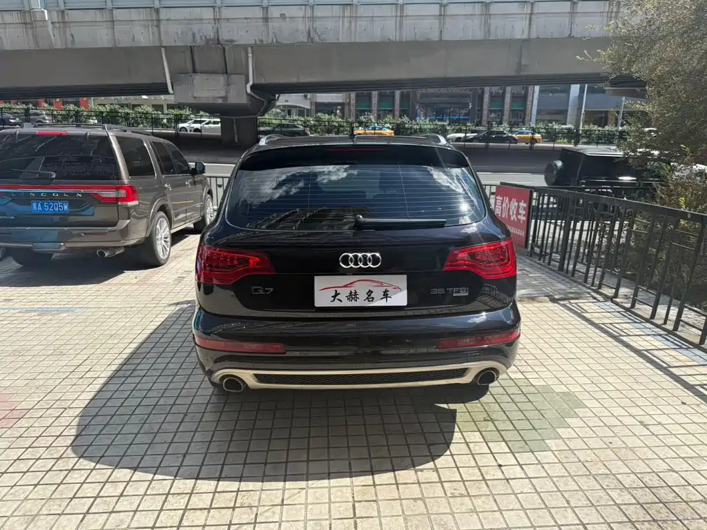 Audi Q7 — миниатюра 5