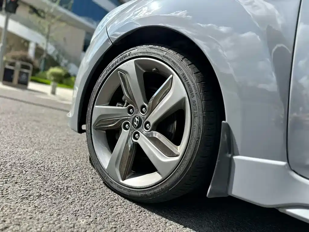 Hyundai Veloster — миниатюра 7
