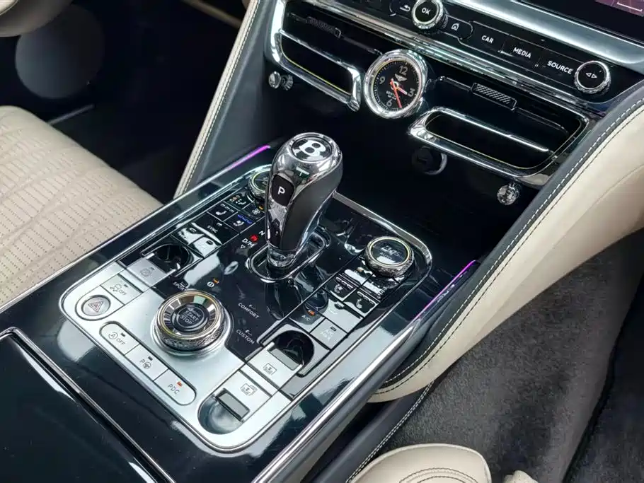 Bentley Flying Spur — миниатюра 12