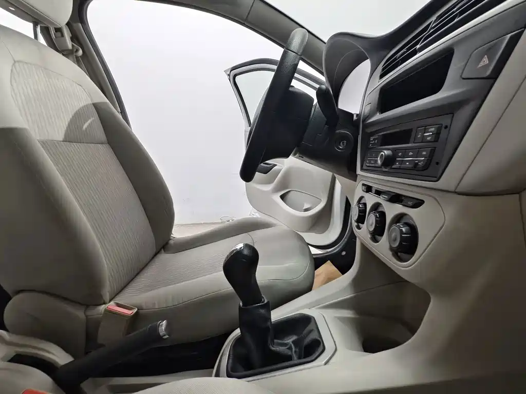 Citroen Elysee — миниатюра 14