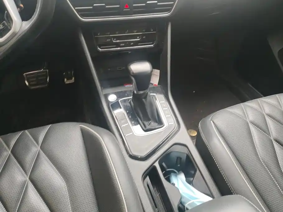 Volkswagen Tiguan L — миниатюра 16