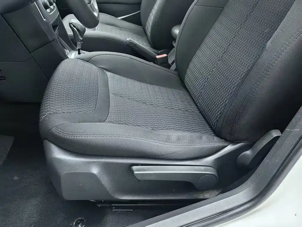 Peugeot 308 — миниатюра 20