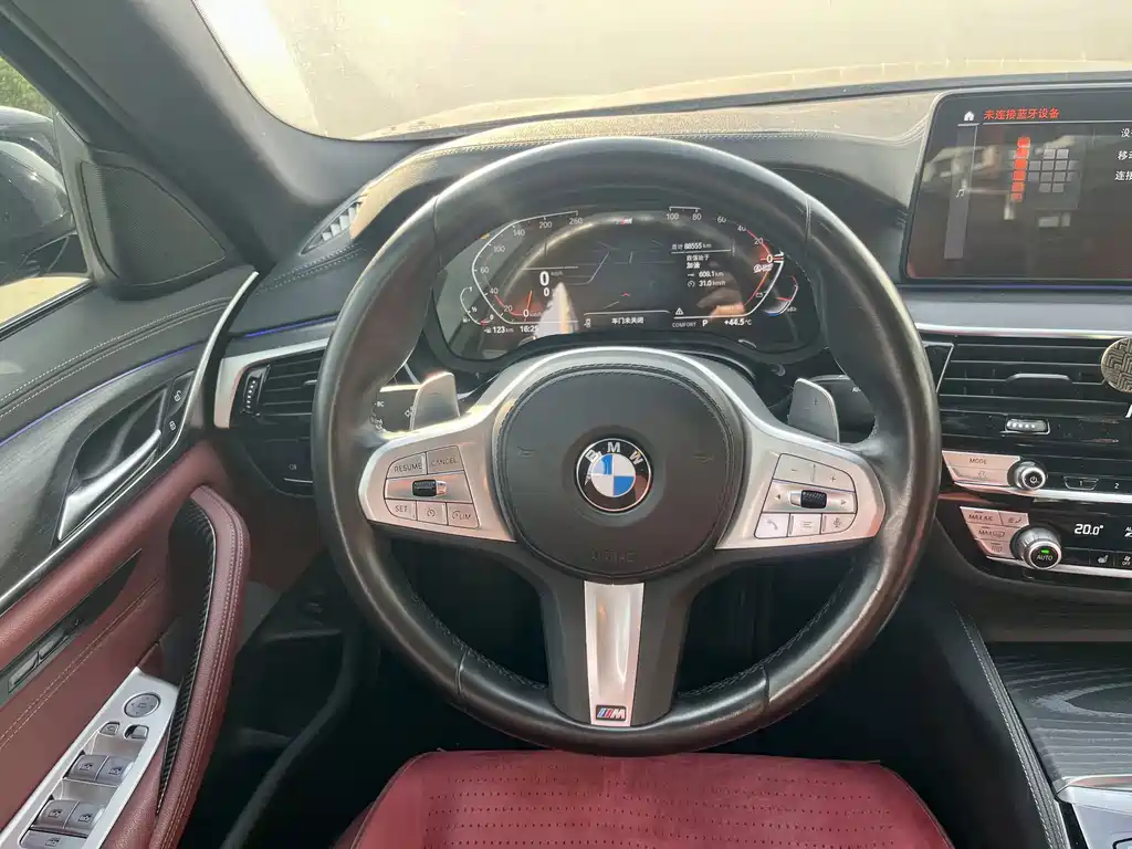 BMW 5 Series — миниатюра 9