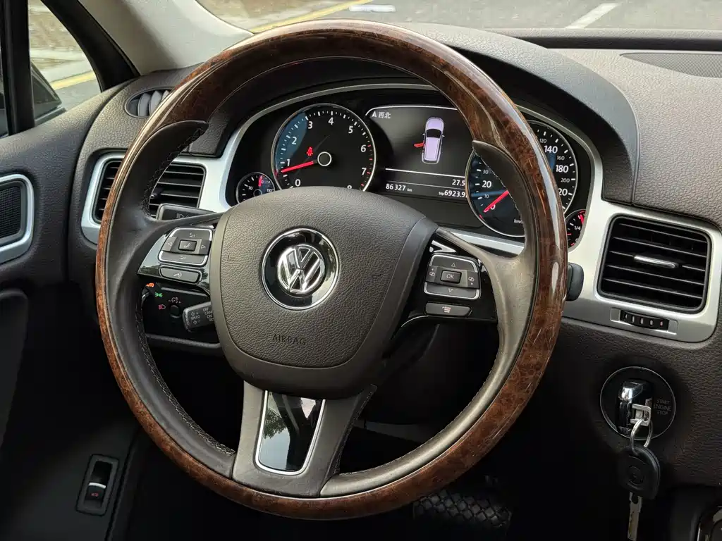 Volkswagen Touareg — миниатюра 9