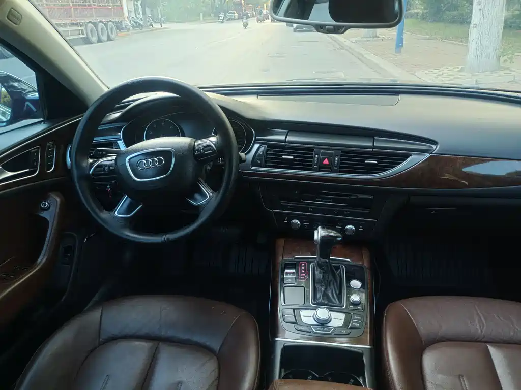 Audi A6L 2014 30 FSI Luxury