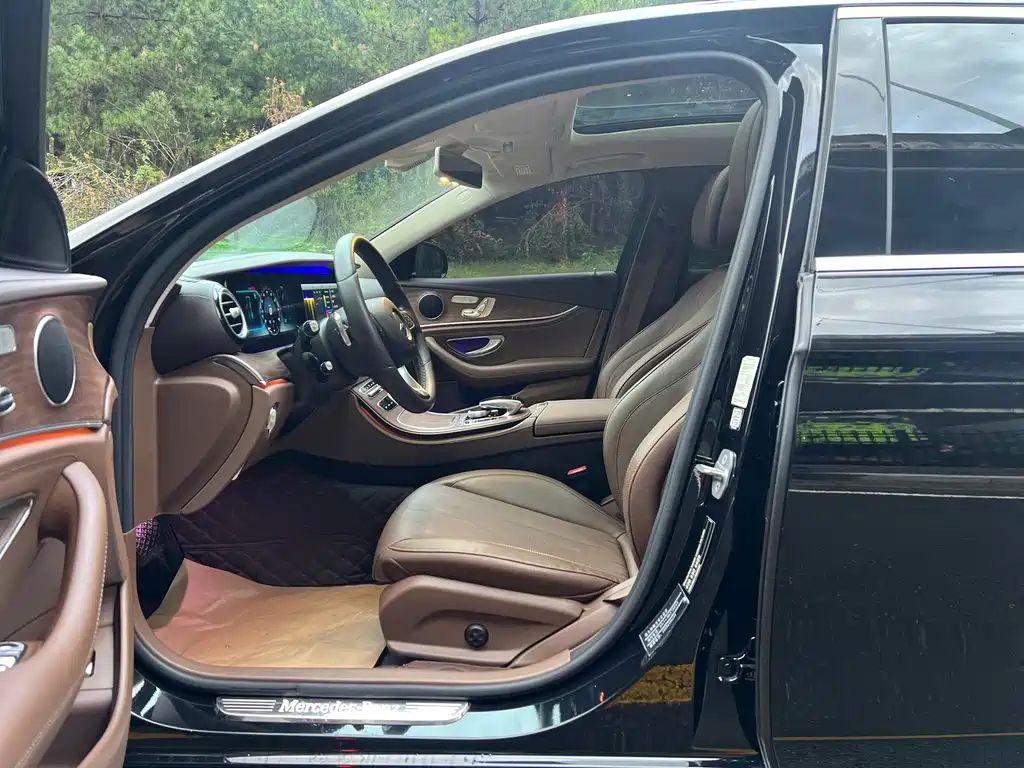 Mercedes-Benz E-Class — миниатюра 5