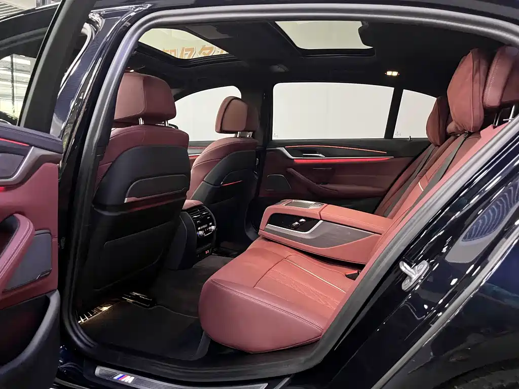 BMW 5 Series — миниатюра 7
