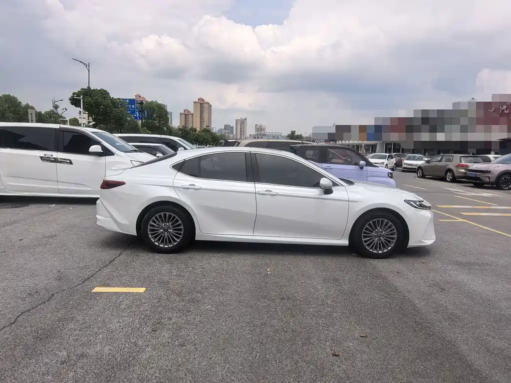 Toyota Camry 2024 2.0E Elite