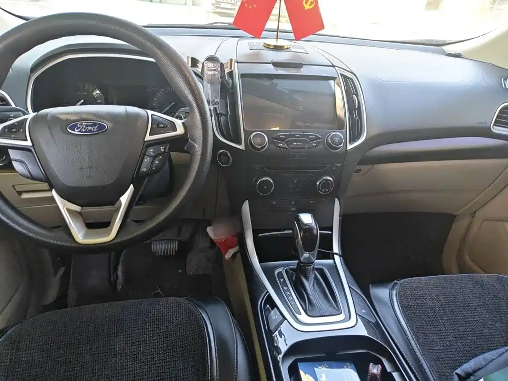 Ford Edge — миниатюра 5