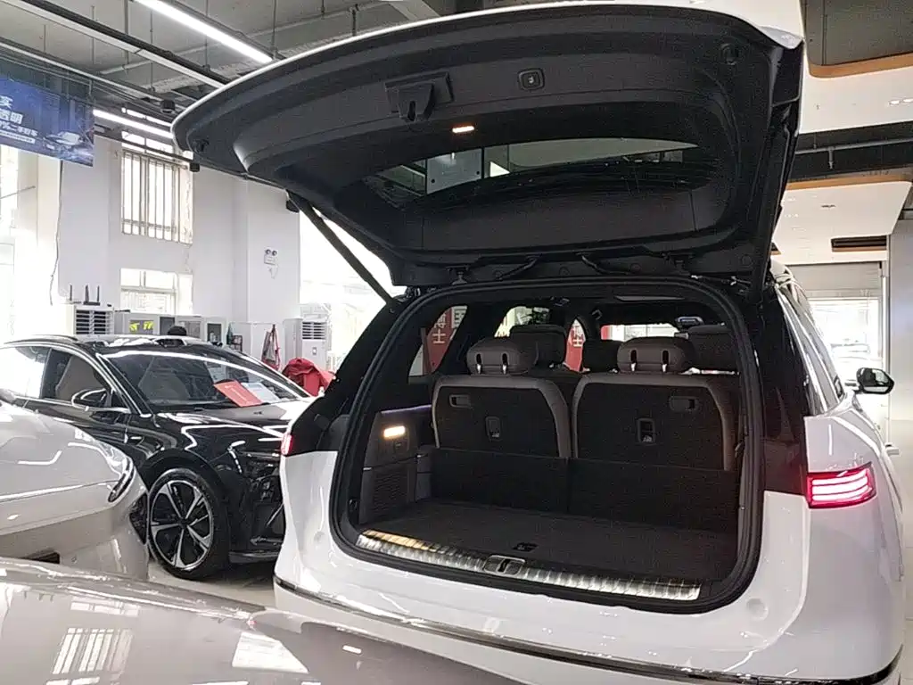 NIO ES8 — миниатюра 19
