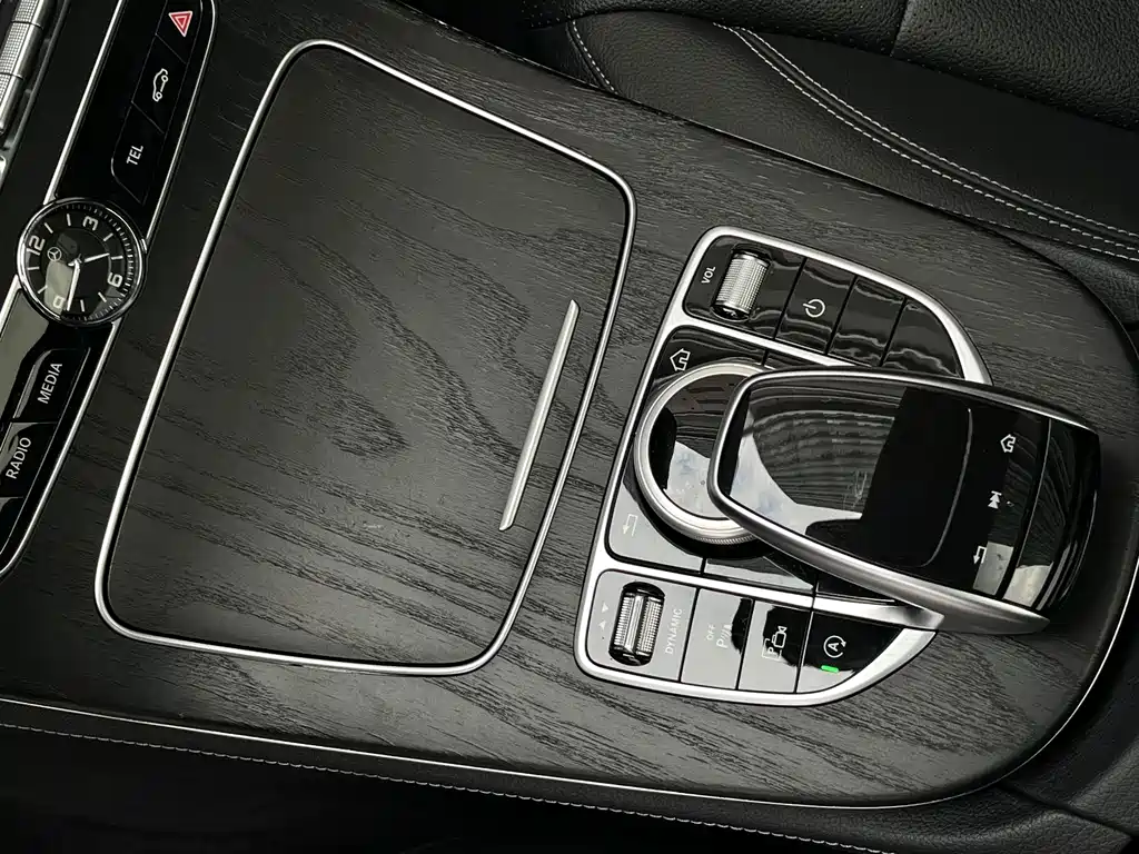 Mercedes-Benz E-Class — миниатюра 18