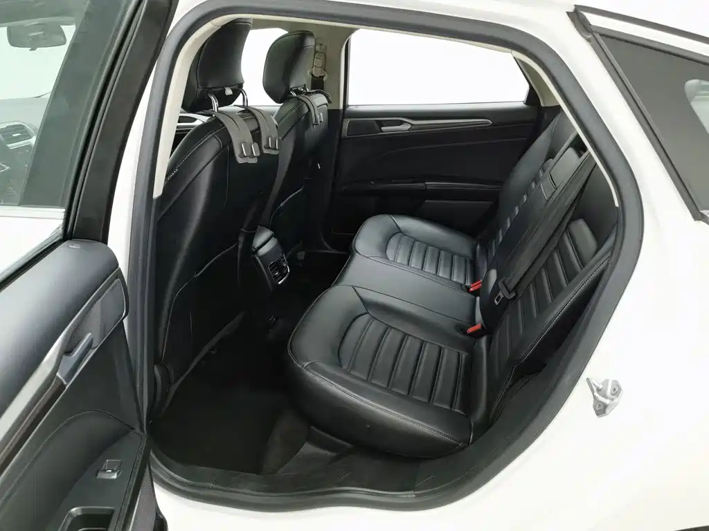 Ford Mondeo — миниатюра 15