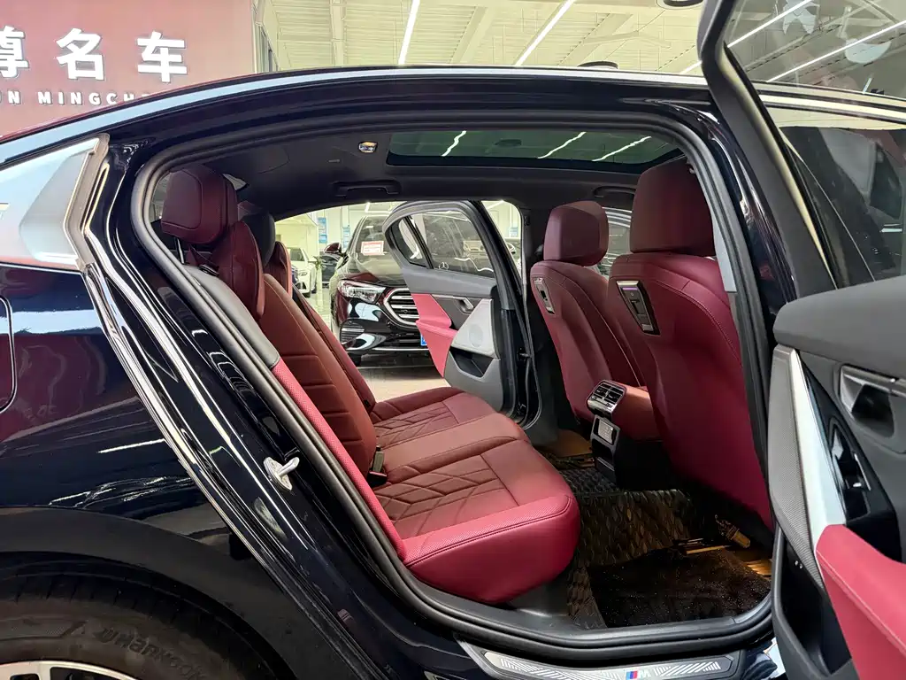 BMW 5 Series — миниатюра 16