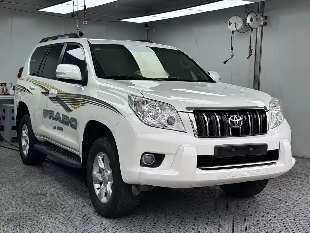 Toyota Land Cruiser Prado 2010 2.7L AT Luxury