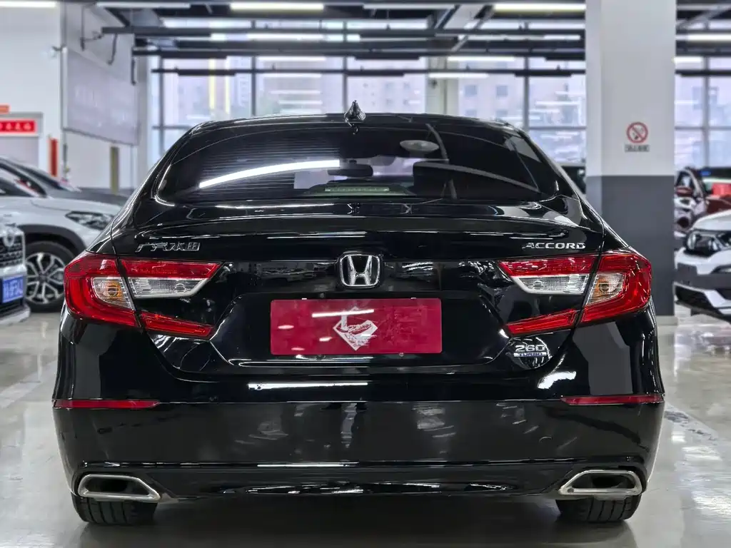 Honda Accord — миниатюра 18