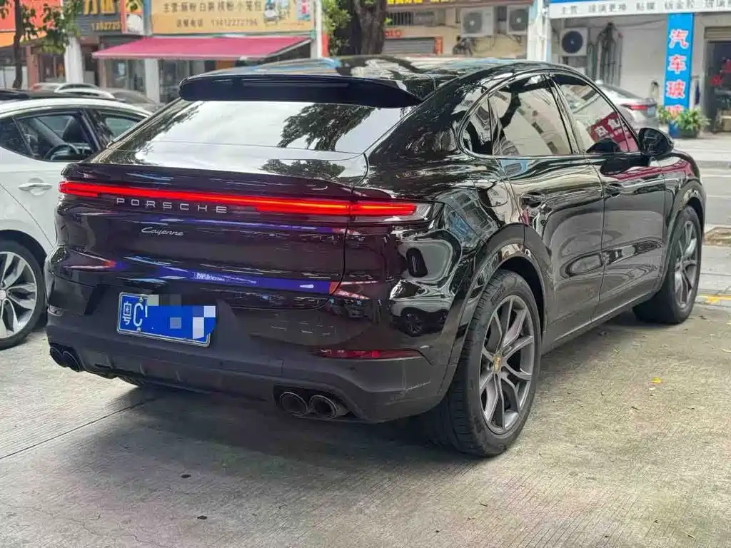 Porsche Cayenne — миниатюра 7