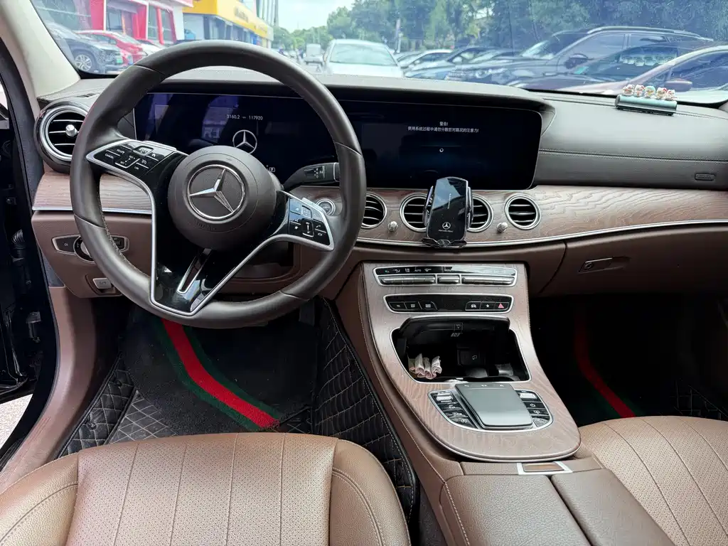 Mercedes-Benz E-Class — миниатюра 4