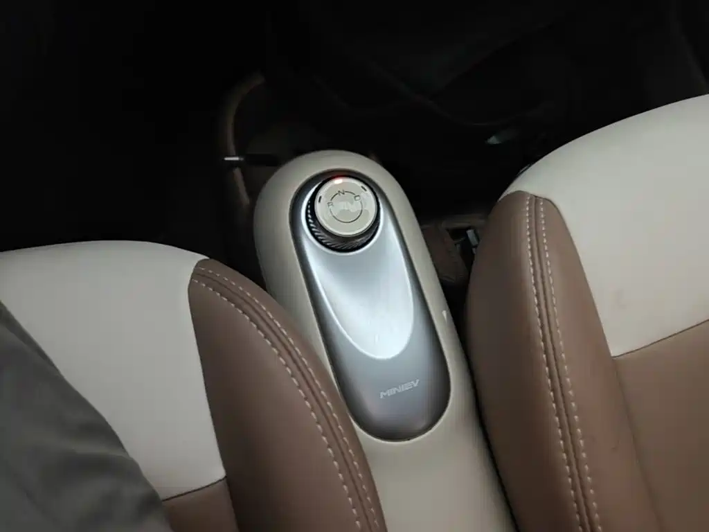 Wuling MINIEV — миниатюра 14