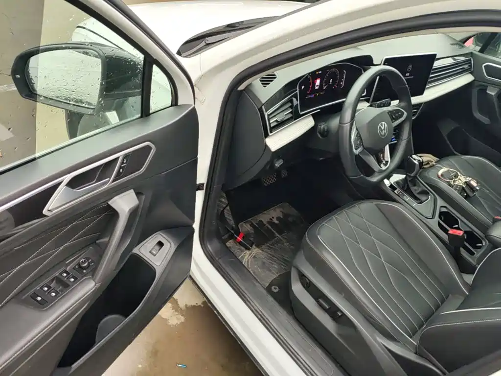 Volkswagen Tiguan L — миниатюра 16