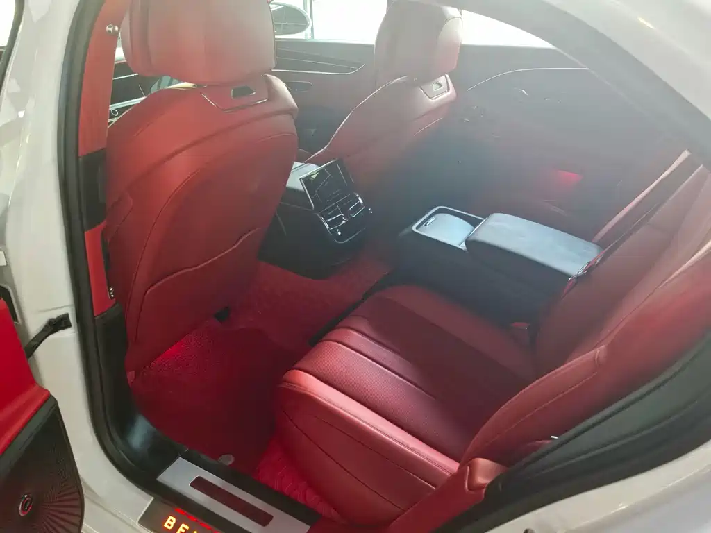 Bentley Flying Spur — миниатюра 3