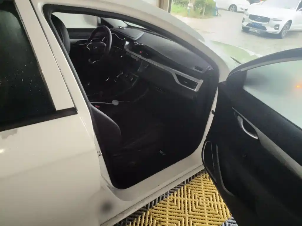Geely Emgrand — миниатюра 18
