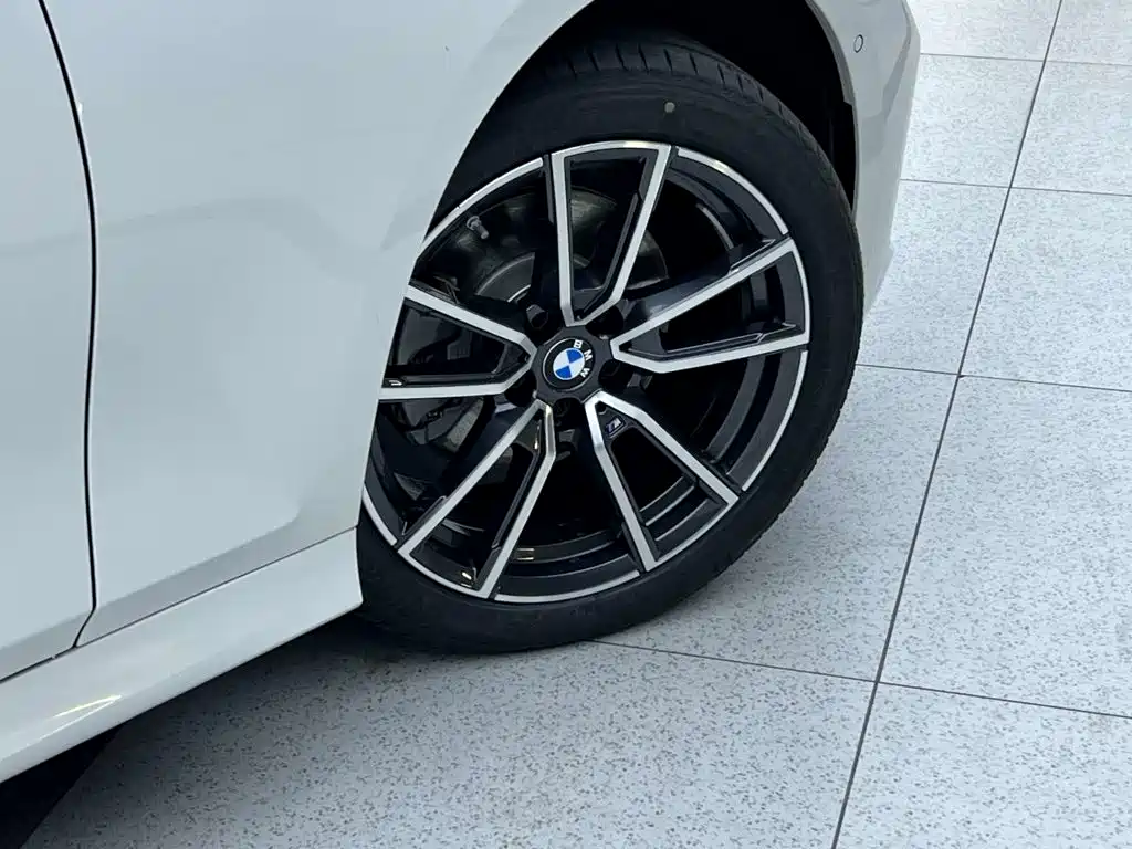 BMW 3 Series — миниатюра 34