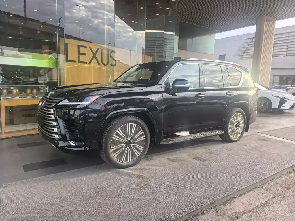 Lexus LX 2025 700h