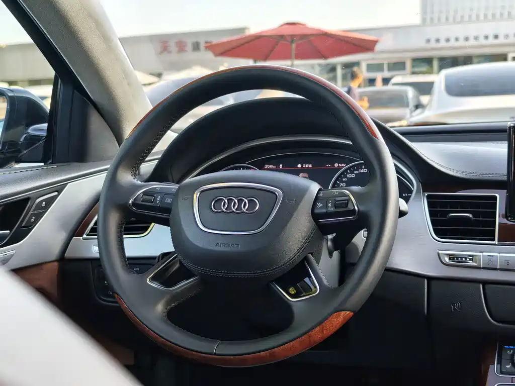 Audi A8 — миниатюра 12
