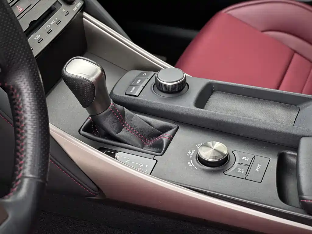 Lexus IS 2017 300 F SPORT