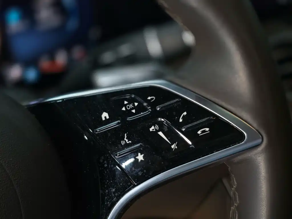 Mercedes-Benz E-Class — миниатюра 6