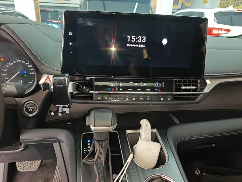 Toyota Sienna — миниатюра 13