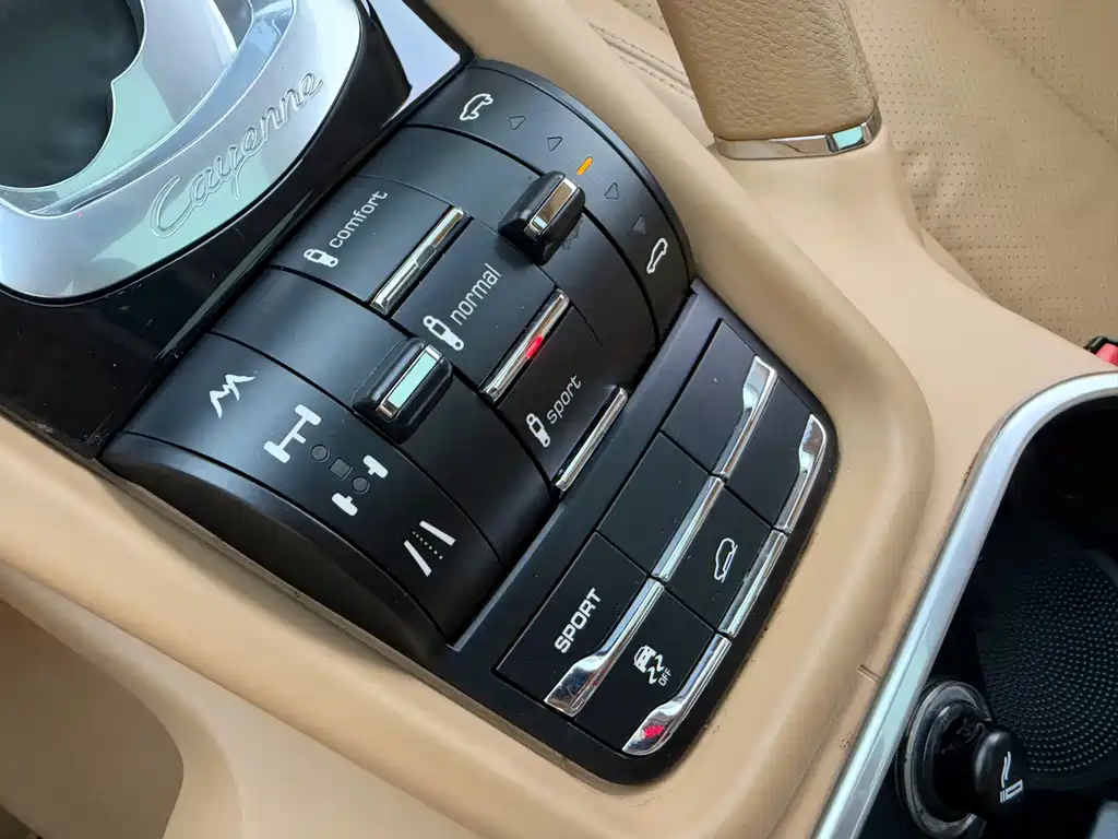 Porsche Cayenne — миниатюра 19