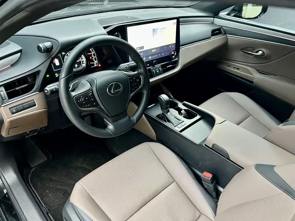 Lexus ES 2025 300h Premium
