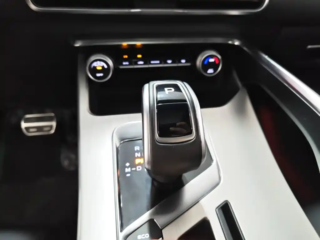 Geely Binyue — миниатюра 14