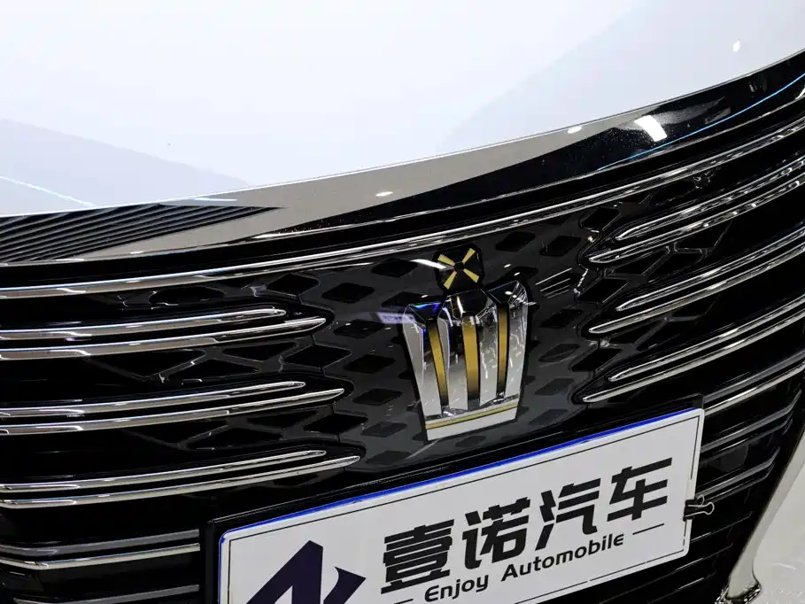Toyota Crown — миниатюра 12