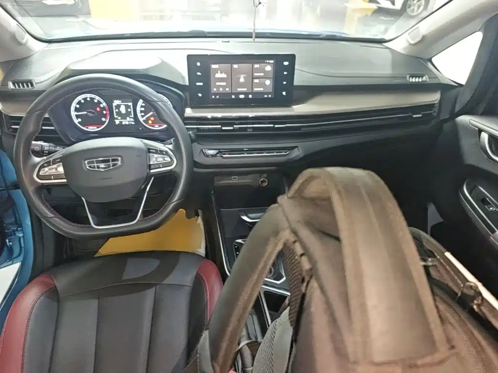 Geely Vision X3 — миниатюра 10