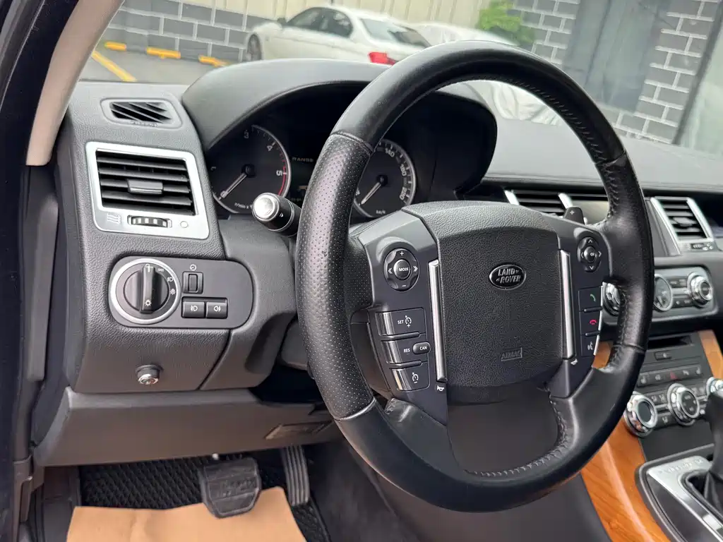 Land Rover Range Rover Sport 2013 3.0 TDV6 Sport