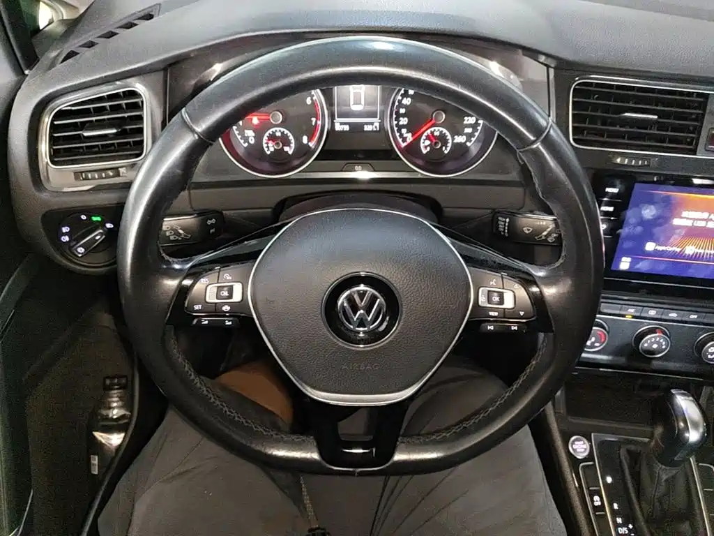 Volkswagen Golf — миниатюра 11