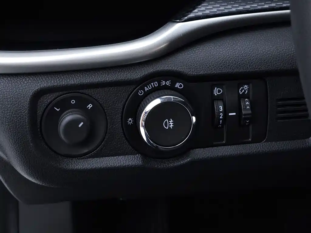 Buick Excelle — миниатюра 10