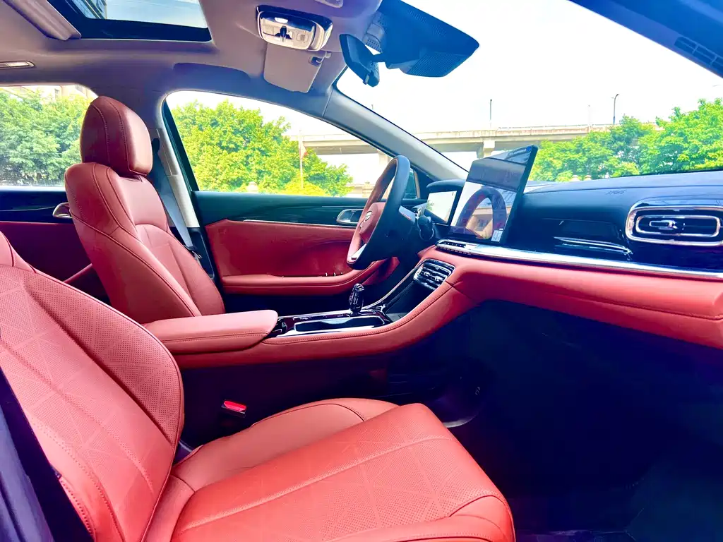 Geely Emgrand — миниатюра 15