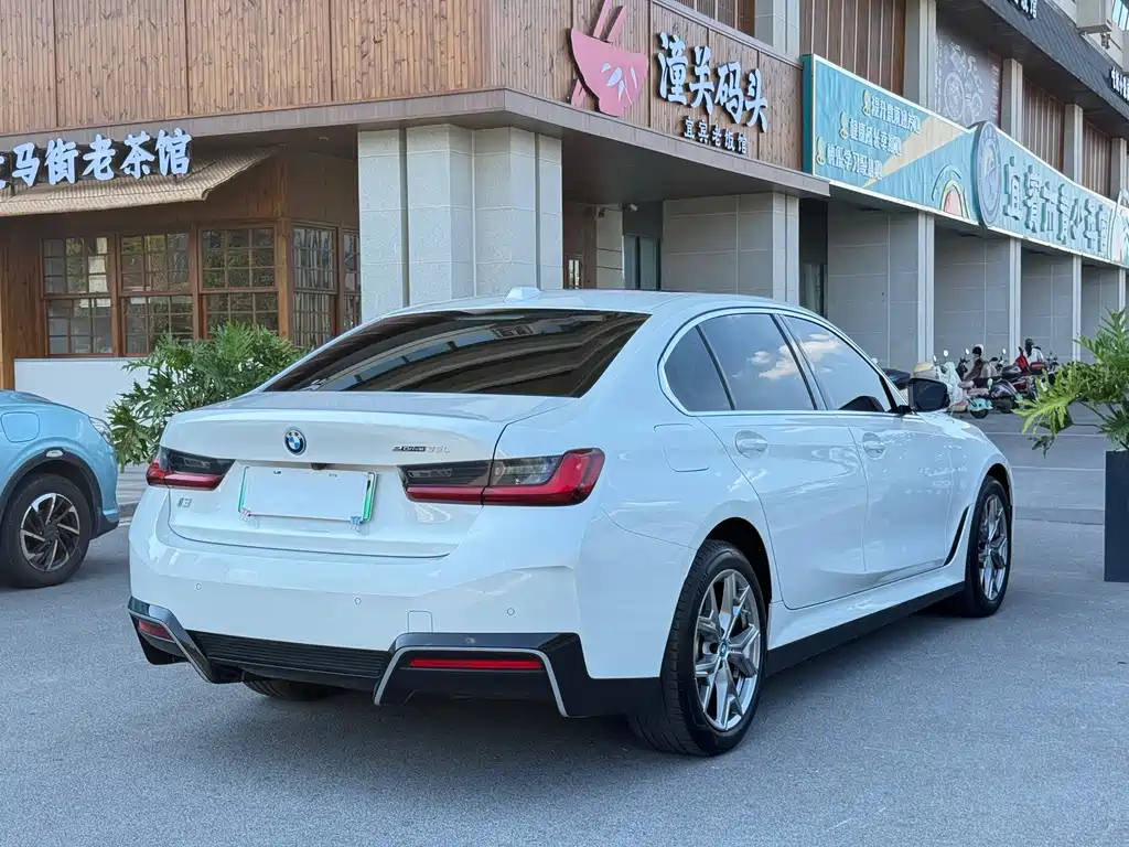 BMW i3 — миниатюра 11